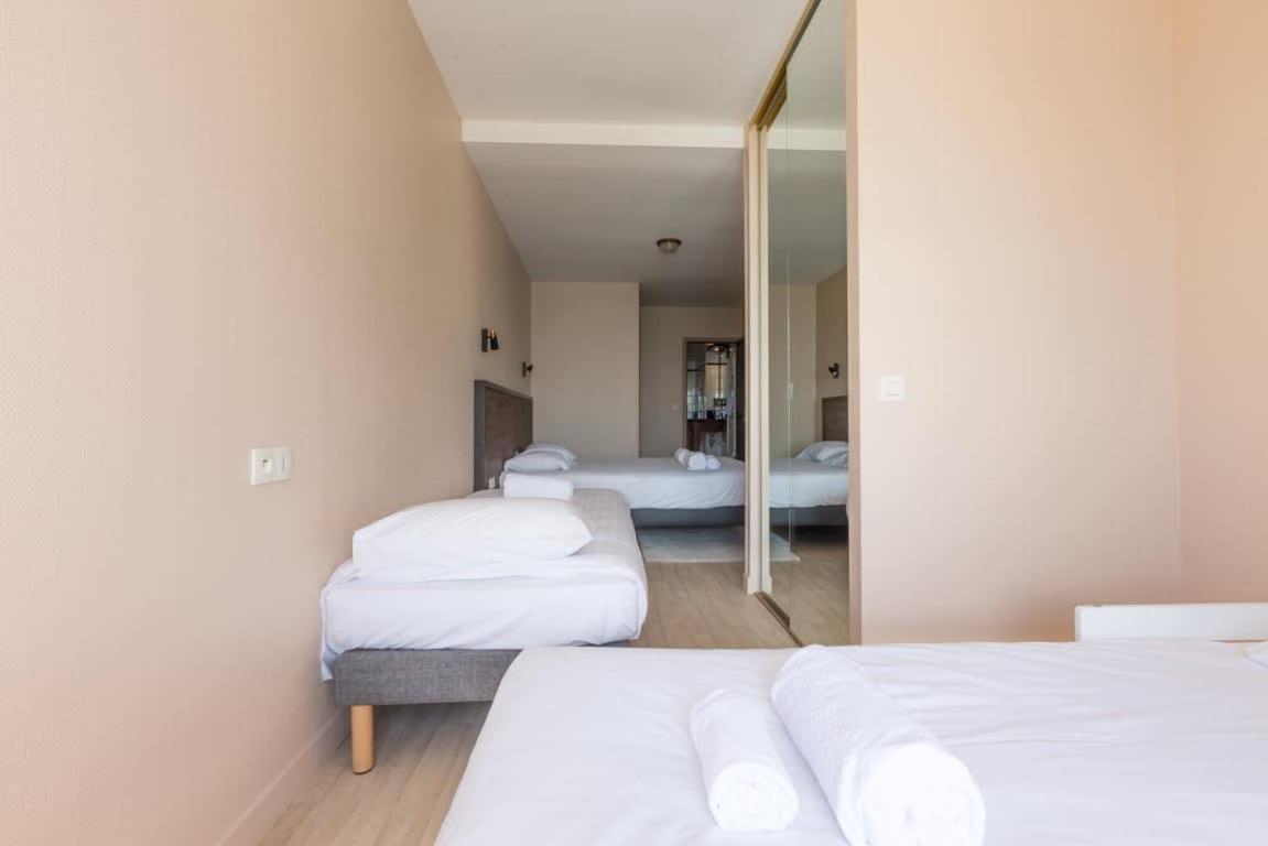 Les Pieds Dans L'Eau - Bel Appartement - Vue Mer 康卡勒 外观 照片