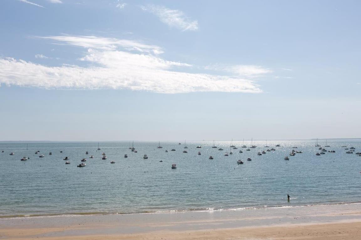 Les Pieds Dans L'Eau - Bel Appartement - Vue Mer 康卡勒 外观 照片