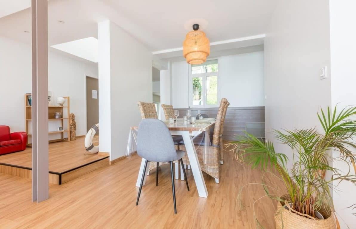 Les Pieds Dans L'Eau - Bel Appartement - Vue Mer 康卡勒 外观 照片