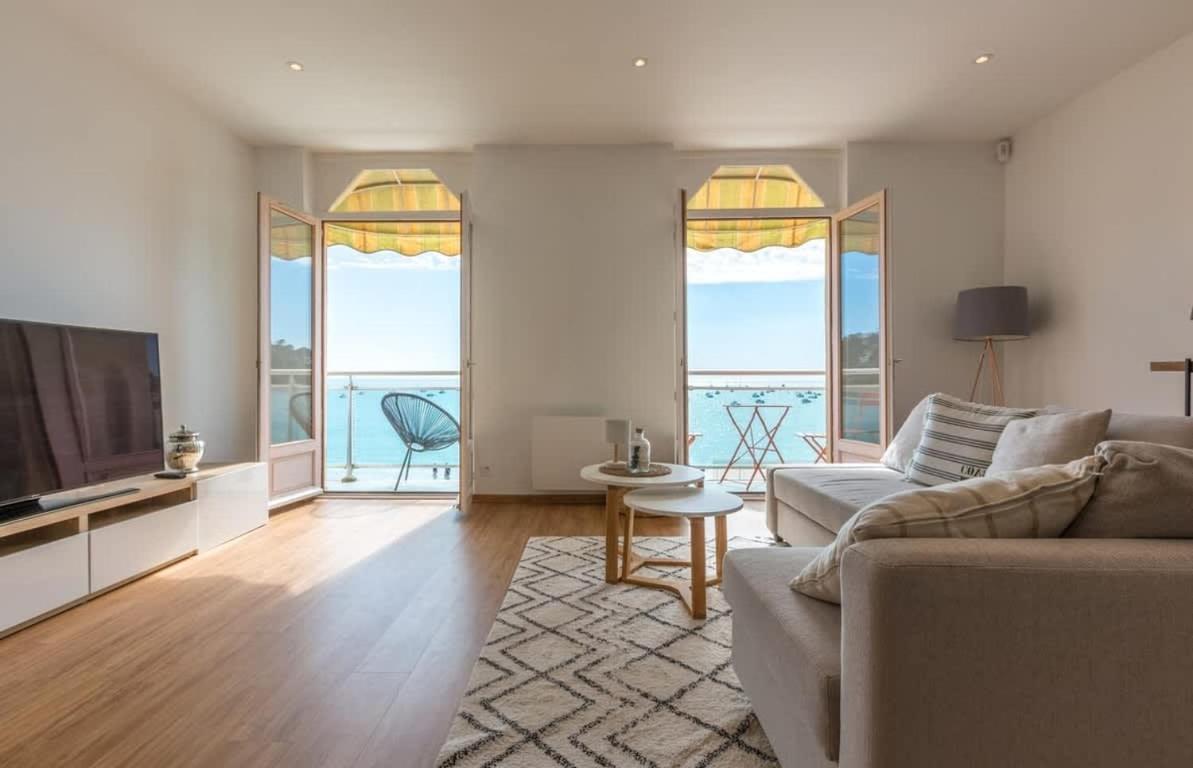Les Pieds Dans L'Eau - Bel Appartement - Vue Mer 康卡勒 外观 照片